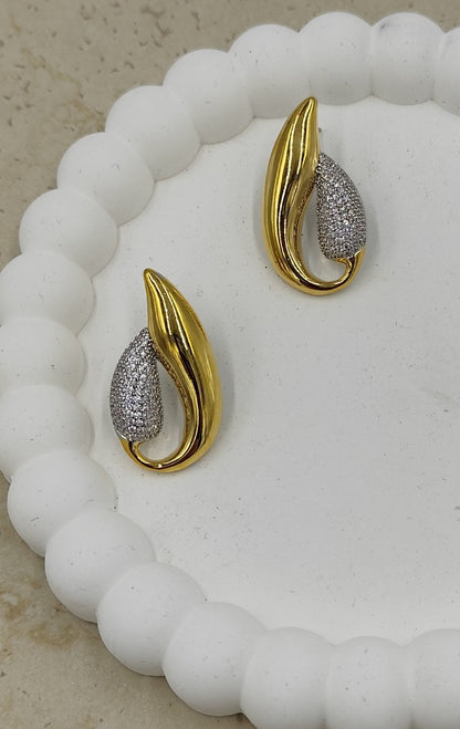 Taş Detaylı Gold Küpe
