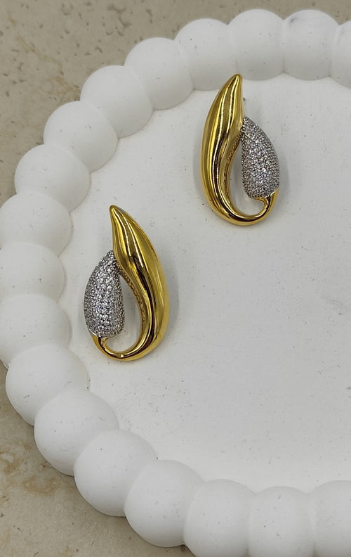 Taş Detaylı Gold Küpe