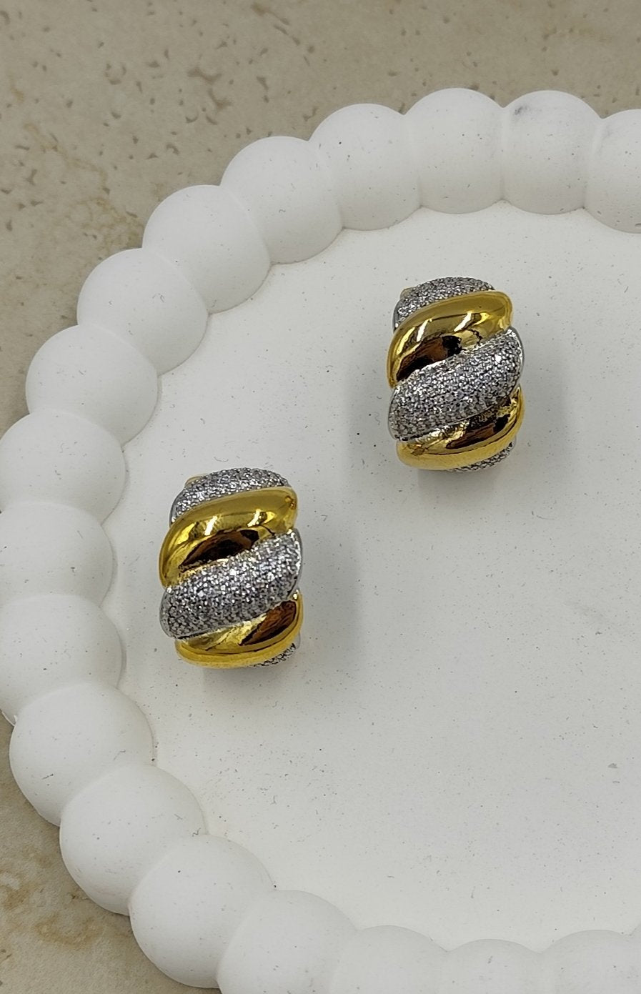 Taş Detaylı Küçük Halka Küpe Gold