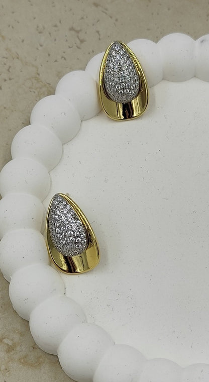 Taş Detaylı Gold Küpe