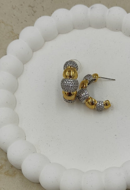 Taş Detaylı Küçük Halka Küpe Gold