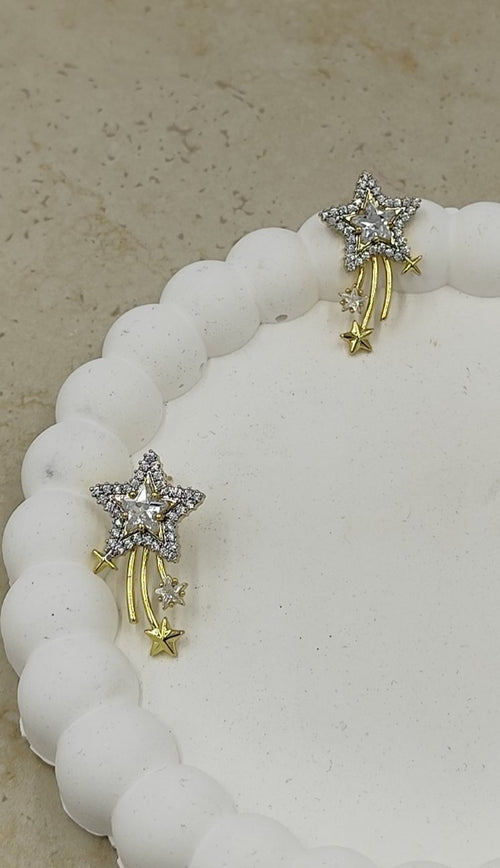 Taş Detaylı Kuyrulu Yıldız Küpe Gold