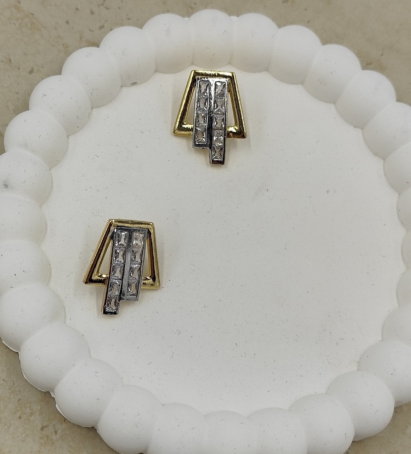 Taş Detaylı Geometrik Küpe Gold