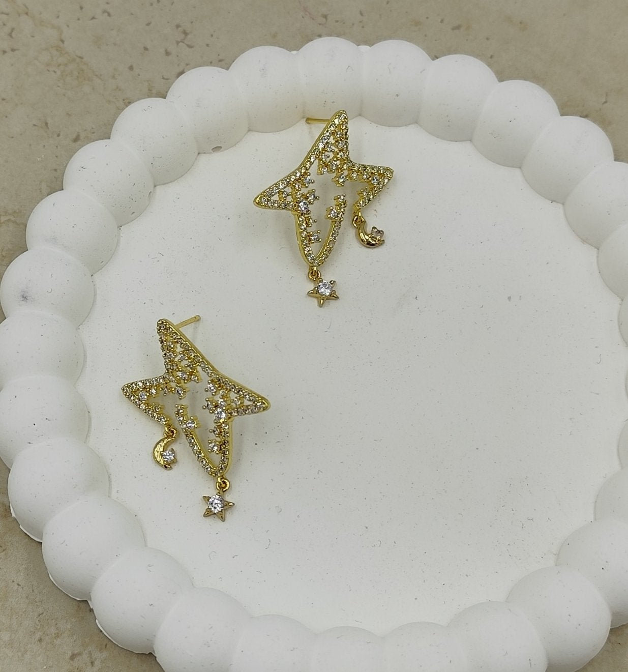 Taş Detaylı Ay Yıldız Küpe Gold