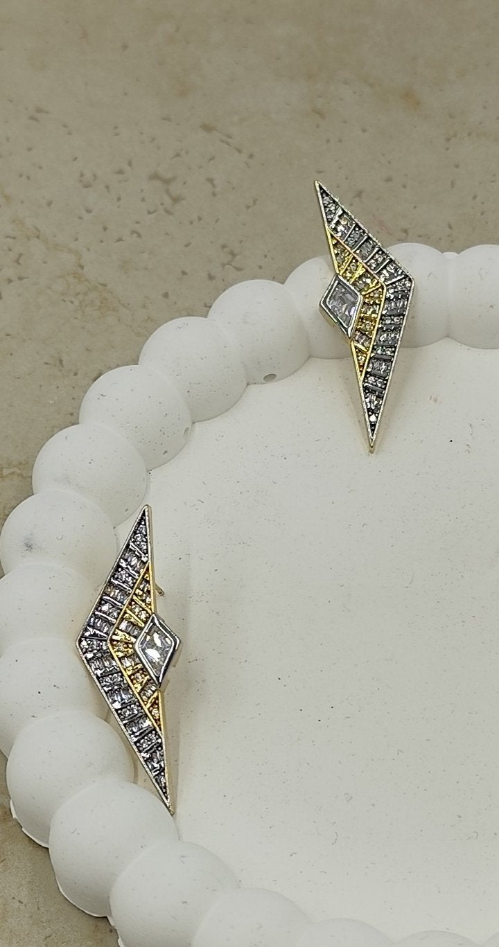 Taş Detaylı Geometrik Küpe Gold