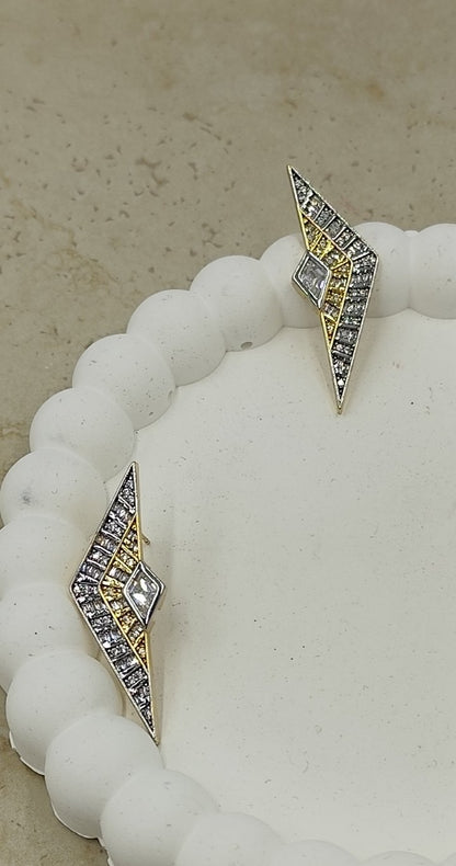 Taş Detaylı Geometrik Küpe Gold