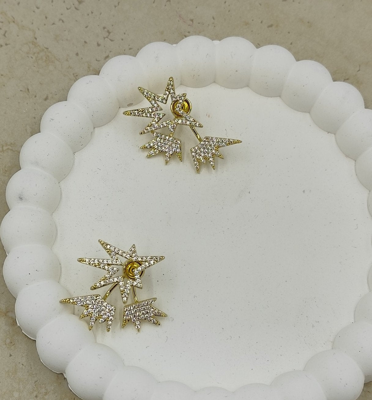 Taş Detaylı Yıldız Küpe Gold