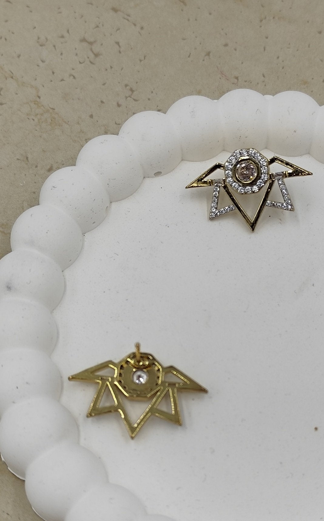 Taş Detaylı Geometrik Küpe Gold