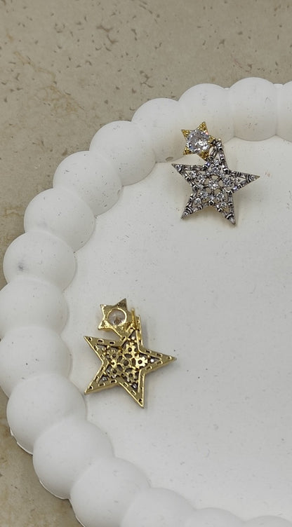 Taş Detaylı Yıldız Küpe Gold
