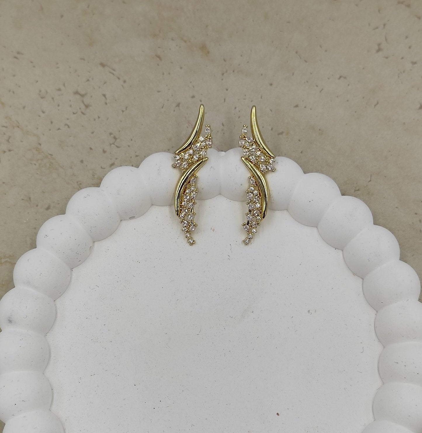 Taş Detaylı Gold Küpe