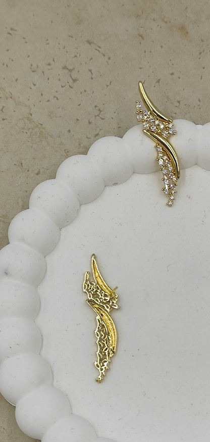 Taş Detaylı Gold Küpe