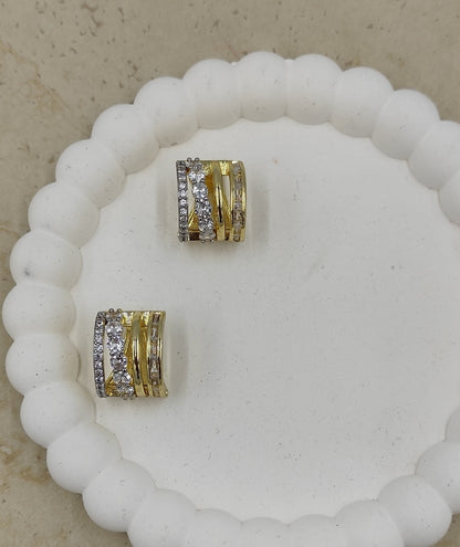 Sıralı Taşlardan Oluşan Küçük Halka Küpe Gold