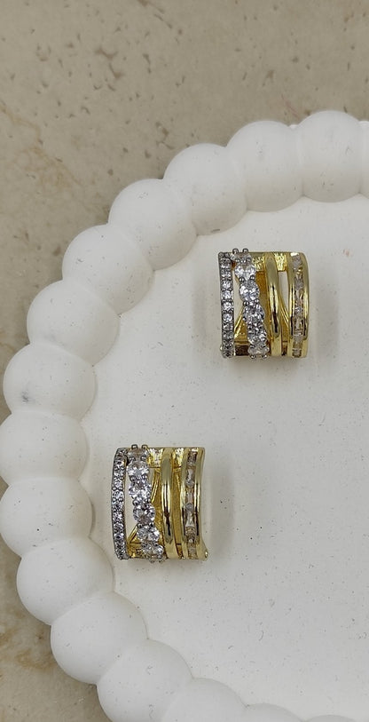 Sıralı Taşlardan Oluşan Küçük Halka Küpe Gold