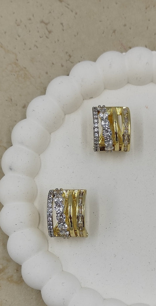 Sıralı Taşlardan Oluşan Küçük Halka Küpe Gold