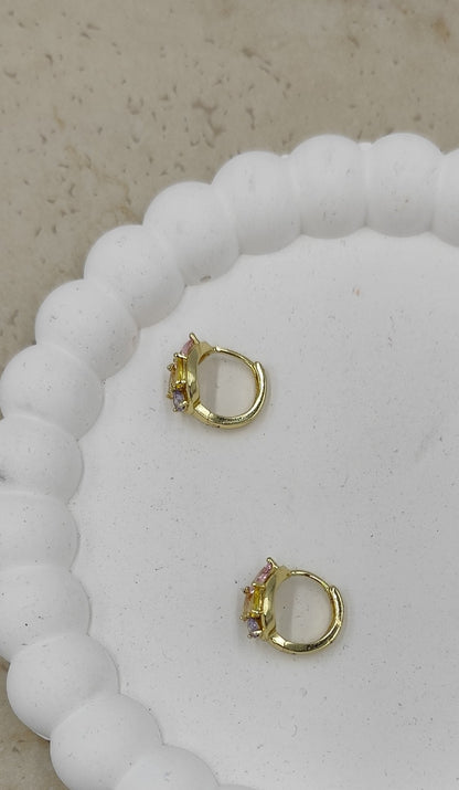 Renkli Taşlı Gold Küpe