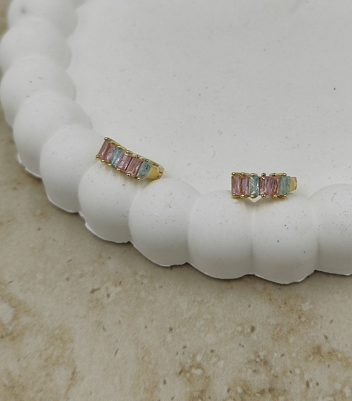 Mavi Pembe Taşlı Küçük Halka Küpe Gold