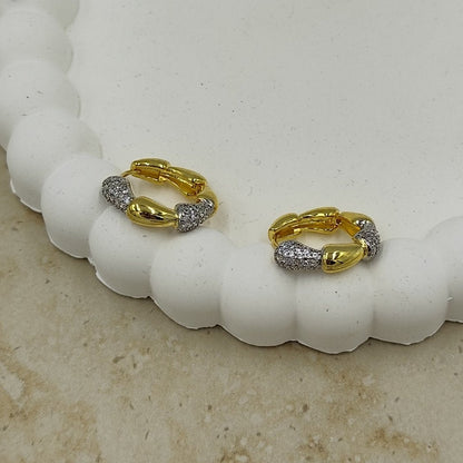 Taş Detaylı Küçük Halka Küpe Gold