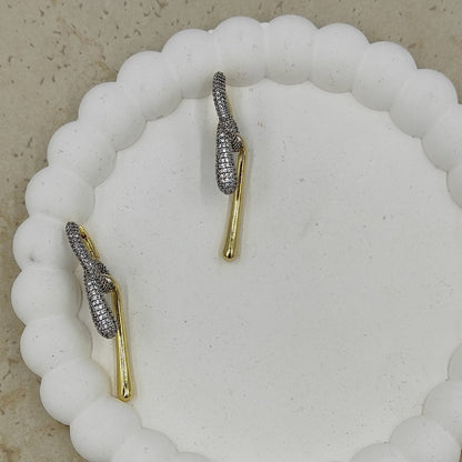 Taş Detaylı Gold Küpe