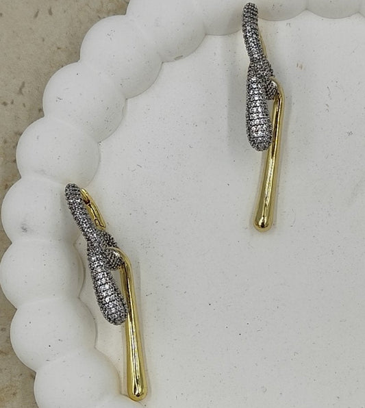 Taş Detaylı Gold Küpe