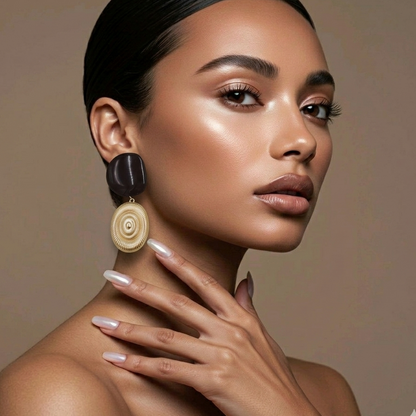 Kahverengi Gold Sallantılı Marka Model Küpe