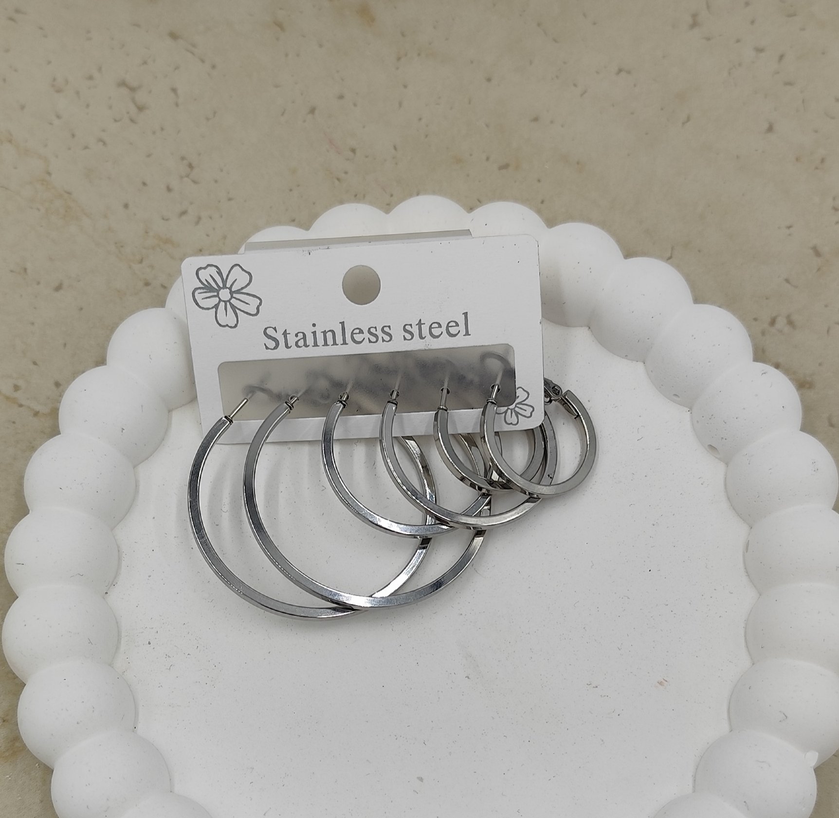 Gümüş Renkte 6'lı Çelik Halka Küpe - Görsel 2