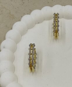 Taş Detaylı Kenarları Küçük Noktalardan Oluşan Gold Kare Halka Küpe