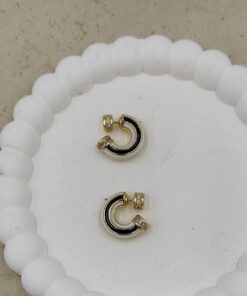 Siyah ve Beyaz Renkte Taş Detaylı Gold Küçük Halka Küpe